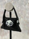 Tasje vilt zwart met panda, zijkant