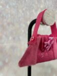 Tasje vilt fuchsia met paardje, zijkant